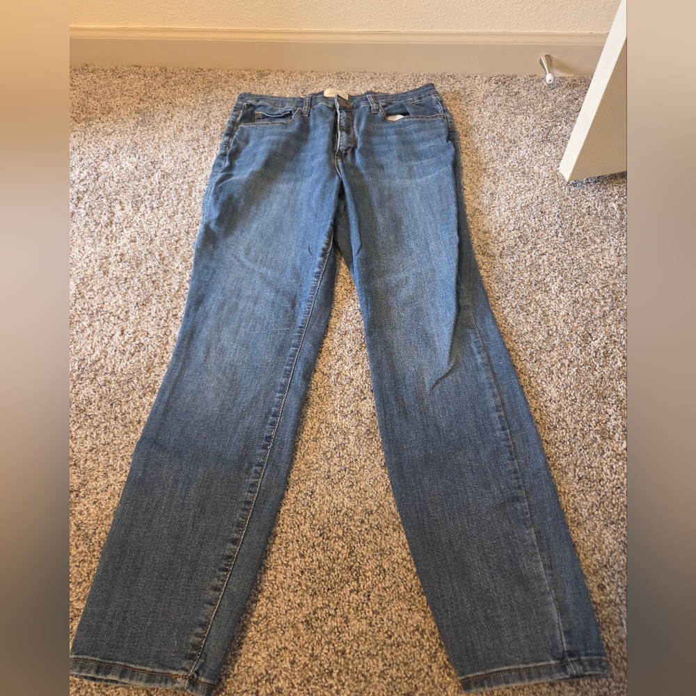 Universal Threads Dark Wash Skinny Jeans